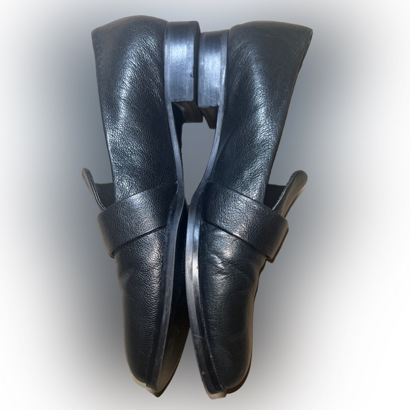 NINE WEST Leather woman’s Gold HUFF Loafer Flats - Picture 5 of 8